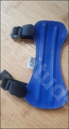 X-Spot Quest Leather Armguard Armguards Gloves & Tabs