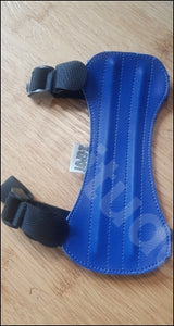 X-Spot Quest Leather Armguard Armguards Gloves & Tabs